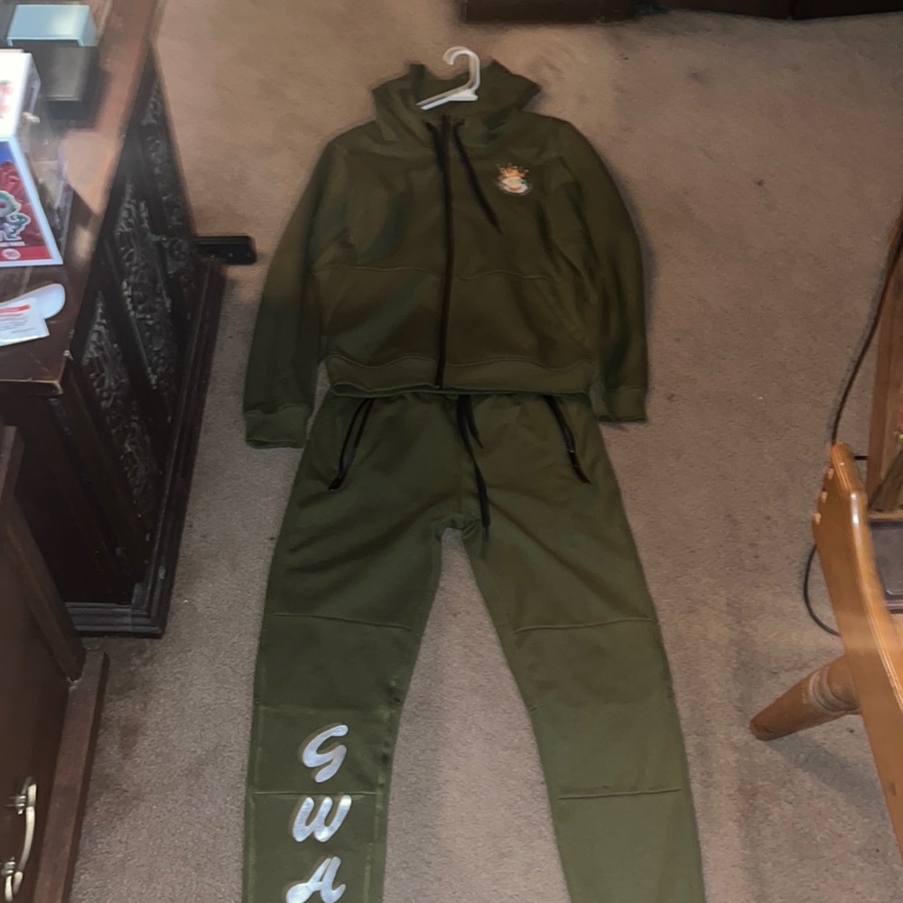 Green gwap outfit